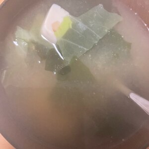 キャベツと豆腐の中華スープ